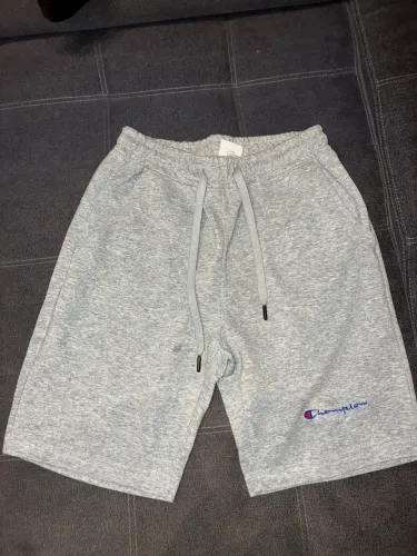 short champion moletom cinza,tamanho M