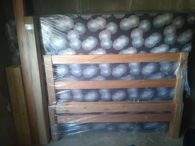 Vende-se essa cama com o colchão