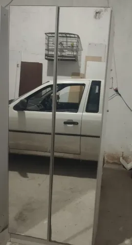 Vendo sapateira toda perfeita com espelho 