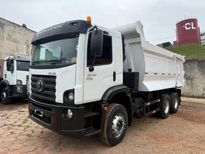 Vw 31330 2023 caçamba meia cana 27.000km originais raridade