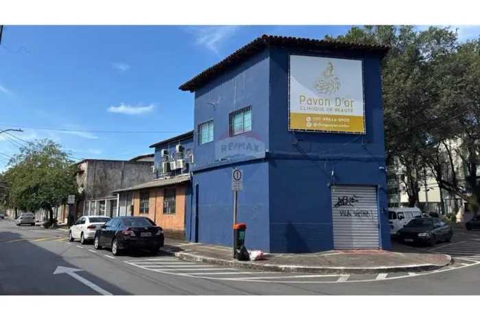 Prédio Comercial Reformado em Mata da Praia