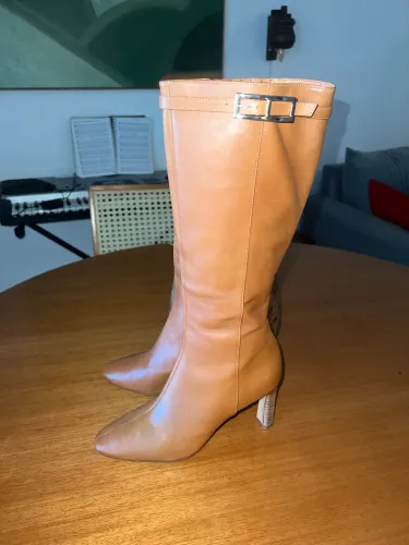 Bota de couro arezzo