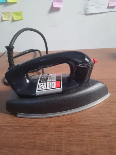 Ferro de passar usado
