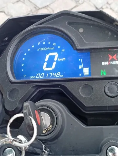 Vendo moto ou troco em carro.