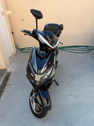 Moto elétrica 1000w apenas 400km rodados