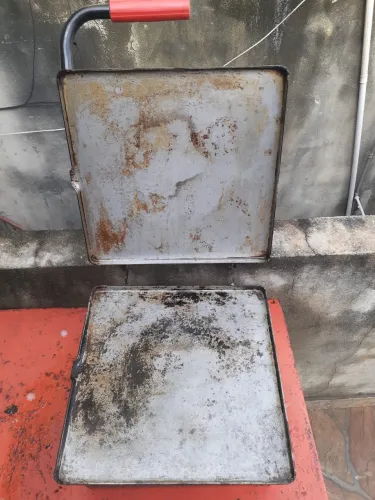 Vende-se Chapeira