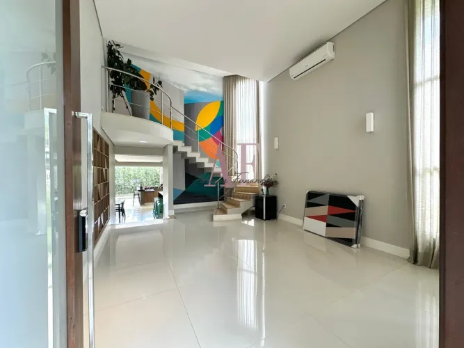 Sobrado à venda no Reserva da Serra | 322 m², 4 suítes e piscina