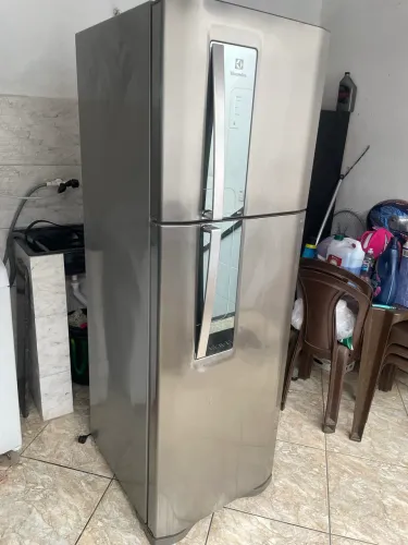 Vendo Geladeira 380L