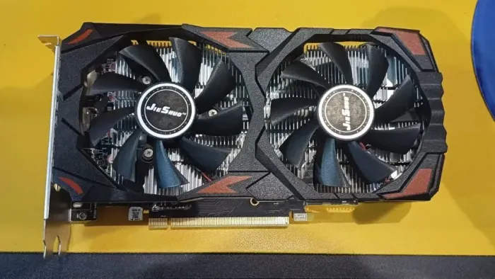 RX 590 GME Jieshuo - Menos de 6 meses de uso -