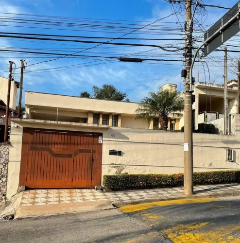 Casa à Venda no Jardim das Magnólias com 3 Dormitórios, Edícula e 2 Vagas Sorocaba/SP