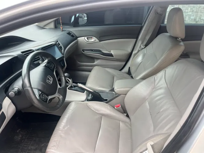 Honda Civic Sedan LXR 2.0 Flexone 16V Aut. 4P 2015