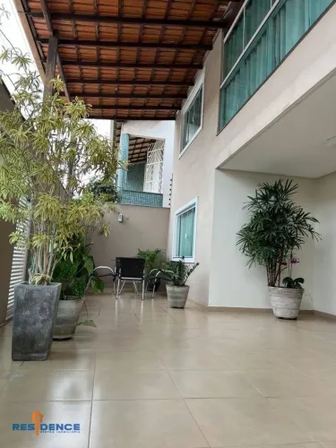 Casa com 4 dormitórios à venda, 500 m² por R$ 1.300.000,00 - Jardim Guadalajara - Vila Vel