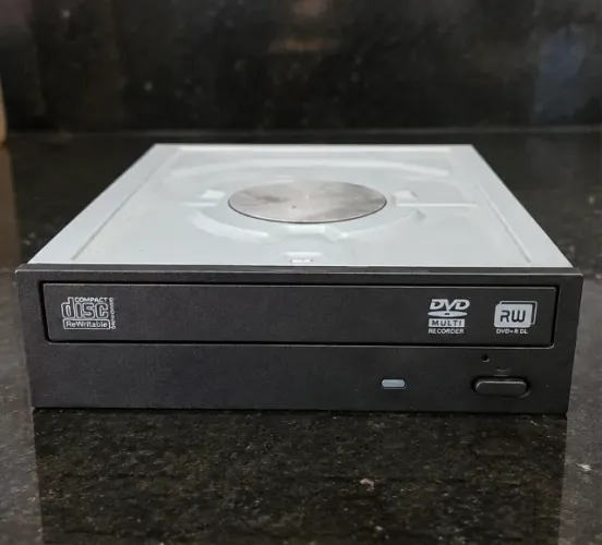 Leitor e gravador de CD/DVD