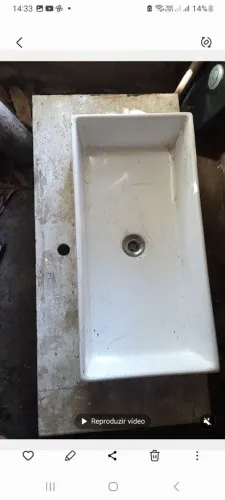 Pia para lavabo ou banheiro mede 85cm comprimento por 40 cm largura.