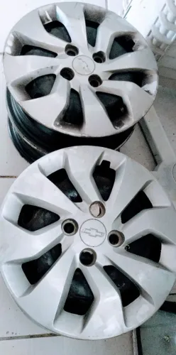 RODAS DE FERRO E CARLOTAS DO ONIX 2019, ESTADO DE ZERO. PAGAMENTO SOMENTE NO PIX. 500.