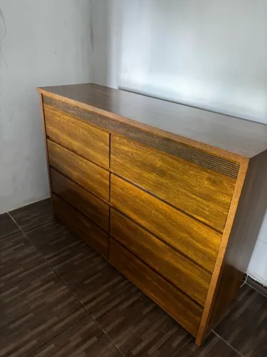 Cômoda 8 gavetas estado de nova em MDF