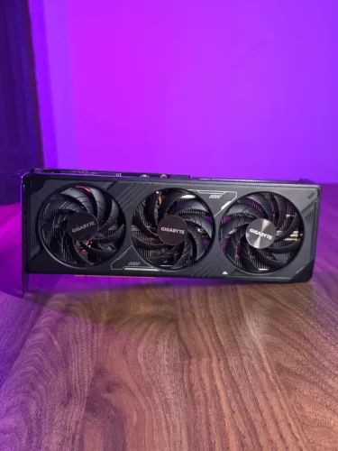 RTX 5070 Gigabyte 12gb
