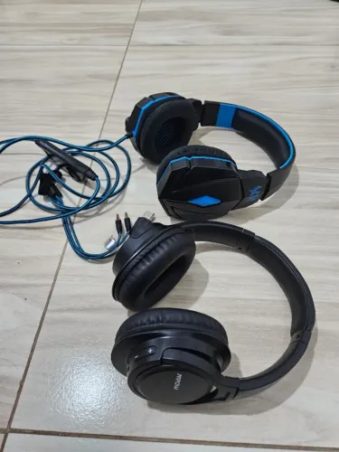 2 Headsets