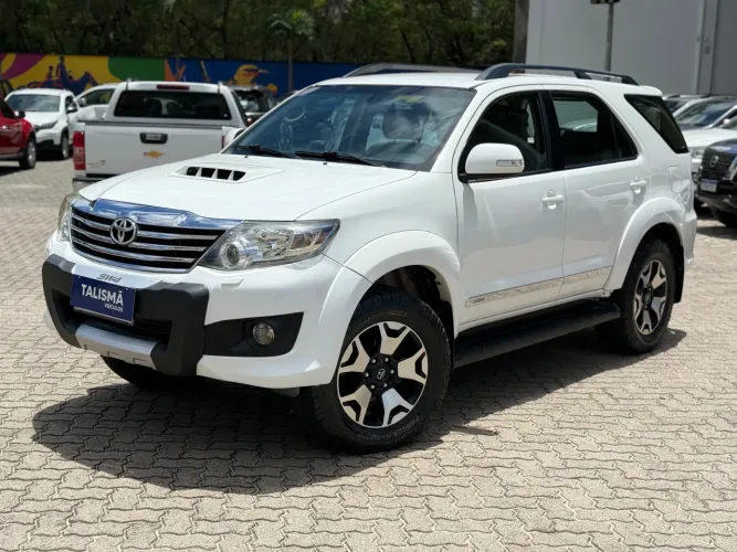 Toyota Hilux SW4 SRV D4-d 4X4 3.0 TDI Dies. AUT 2014