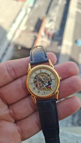 Relógio Mickey original vendo olx pay mais entrega para todo Brasil faço envio