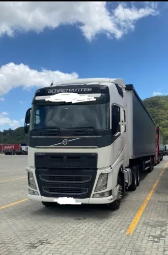 VOLVO - FH 460 - 6X2T- GLOBETROTTER