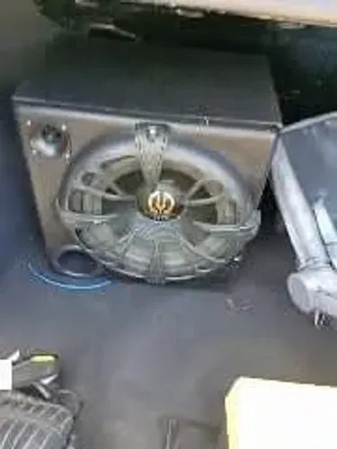 Vendo ou troco subwofer Pioneer mais módulo hibryd de 1000 whats de potência.