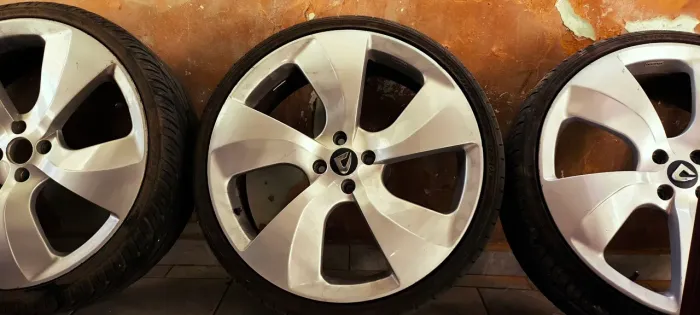Rodas aro 20 Volcano Evolution  225/30 r20 Valor Negociável!