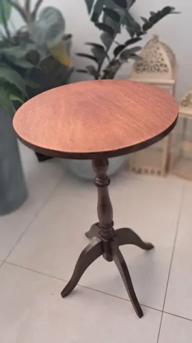 Mesa de apoio de madeira