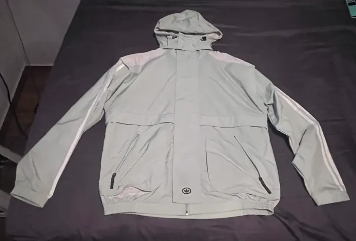 Jaqueta corta vento Adidas (toca removível)