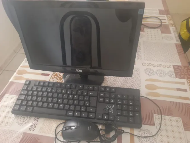 Monitor AOC, Teclado e Mouse