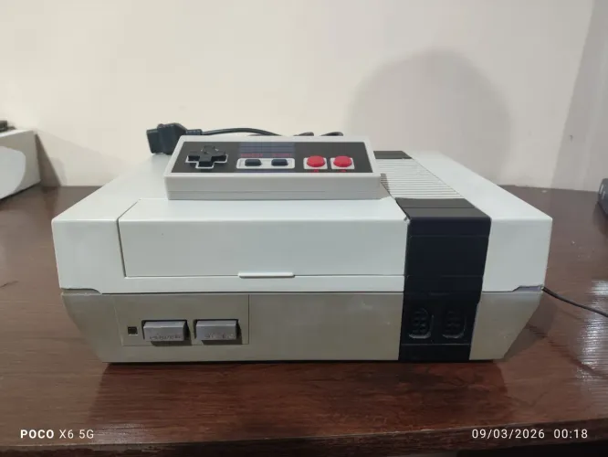 Nintendinho nes 8 bits abaixei pra sair. 