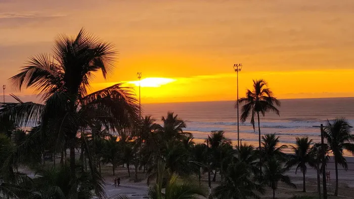 Apartamento pé na areia em Peruibe com vista privilegiada