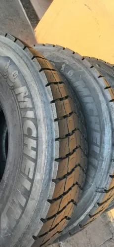 Pneu 295/80R22.5 