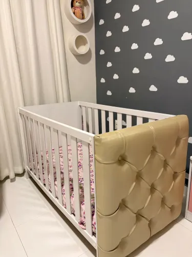 Berço com detalhe luxo