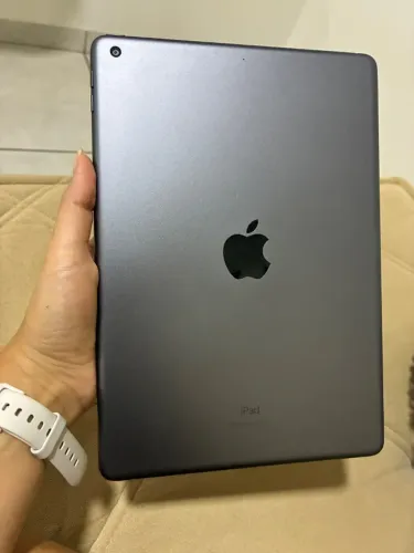 iPad 8, 32 GB com caneta