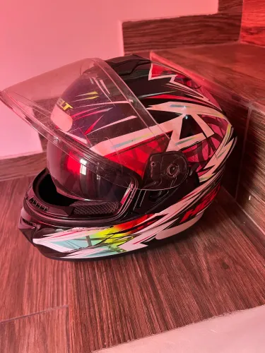 Vendo esse capacete