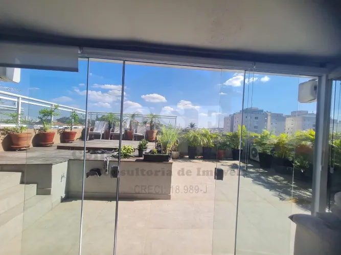 Cobertura de Luxo Vila São Francisco: 3 Quartos, 3 Suítes, 3 Salas e 238m² de Pura Elegânc