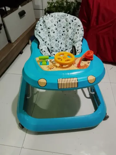 Andador semi-novo