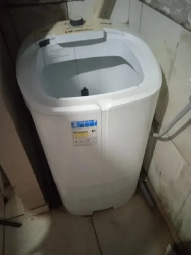 Vendo Cama, bicicleta, tanquinho e geladeira