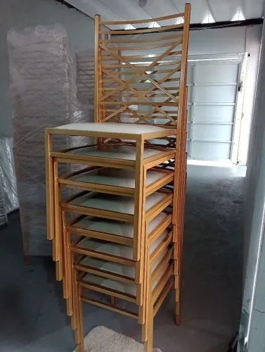 Cadeiras Tiffany para Eventos com pintura eletrostática e assento Removível, preço unidade
