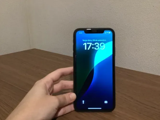 iPhone 11 64GB Preto