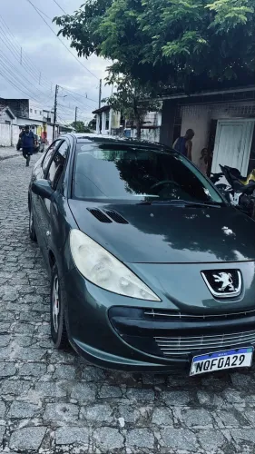 Peugeot 207 Sedan Passion XR 1.4 Flex 8V 4P 2011