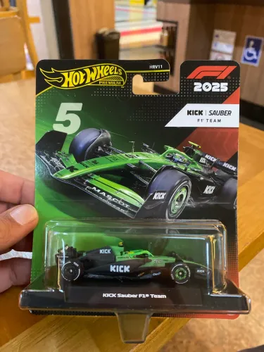 Hot Wheels premium F-1 2025 Kick Sauber F1 team n#5