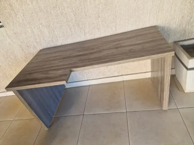 MESA EM MDF NOVA