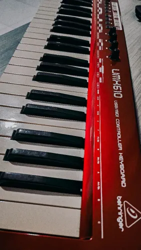 Controlador Behringer umx 610