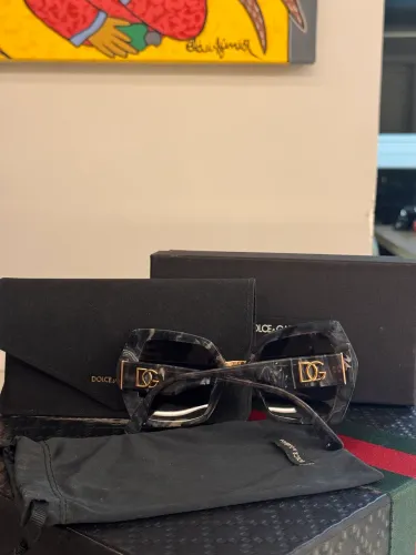 Óculos dolce gabbana marmorizado