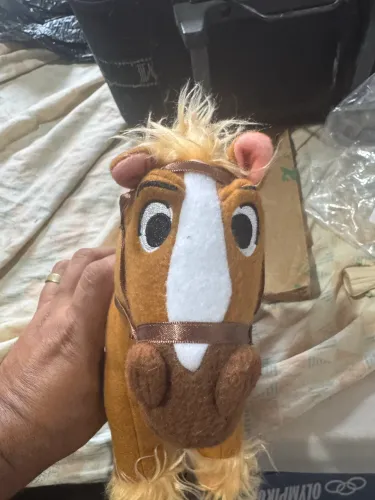 Cavalo em pelúcia da Bela de a bela e a fera