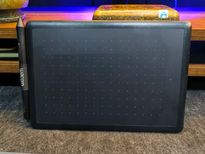 Mesa Digitalizadora One by Wacom CTL-472 com Caneta e Acessórios