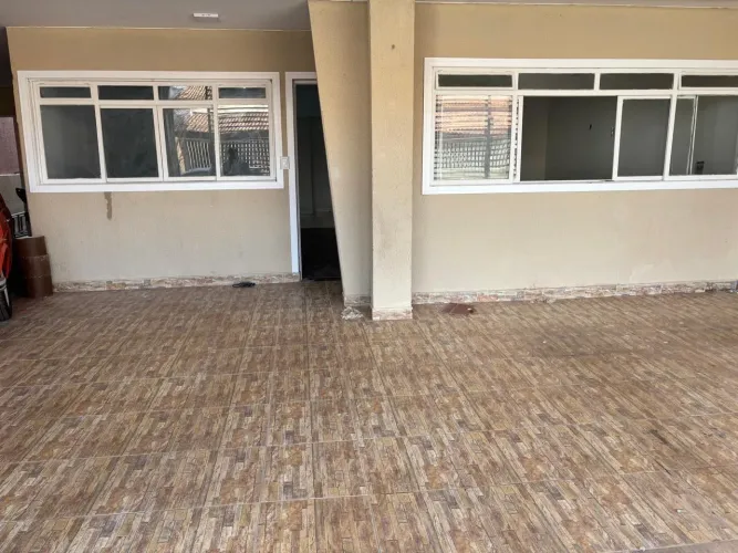 EXCELENTE casa na QNA 40