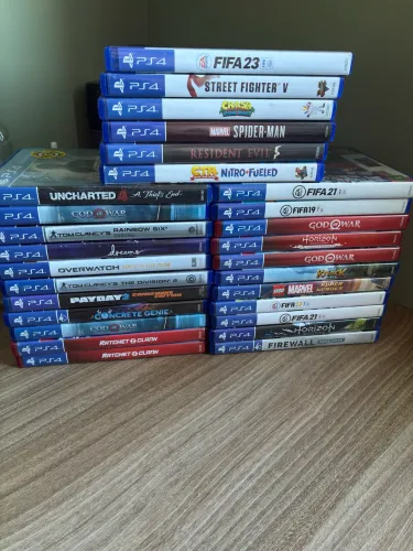 Lote de 28 jogos para ps4